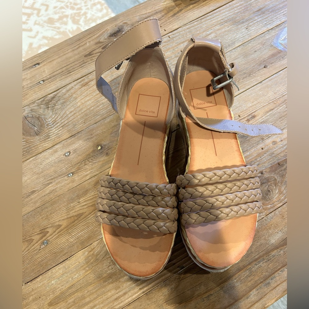 DOLCE VITA
LULU ESPADRILLE WEDGE SANDAL